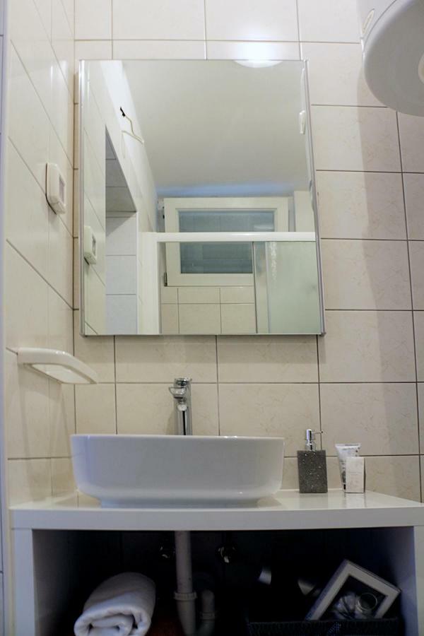 Downtown Main Street Apartment *
