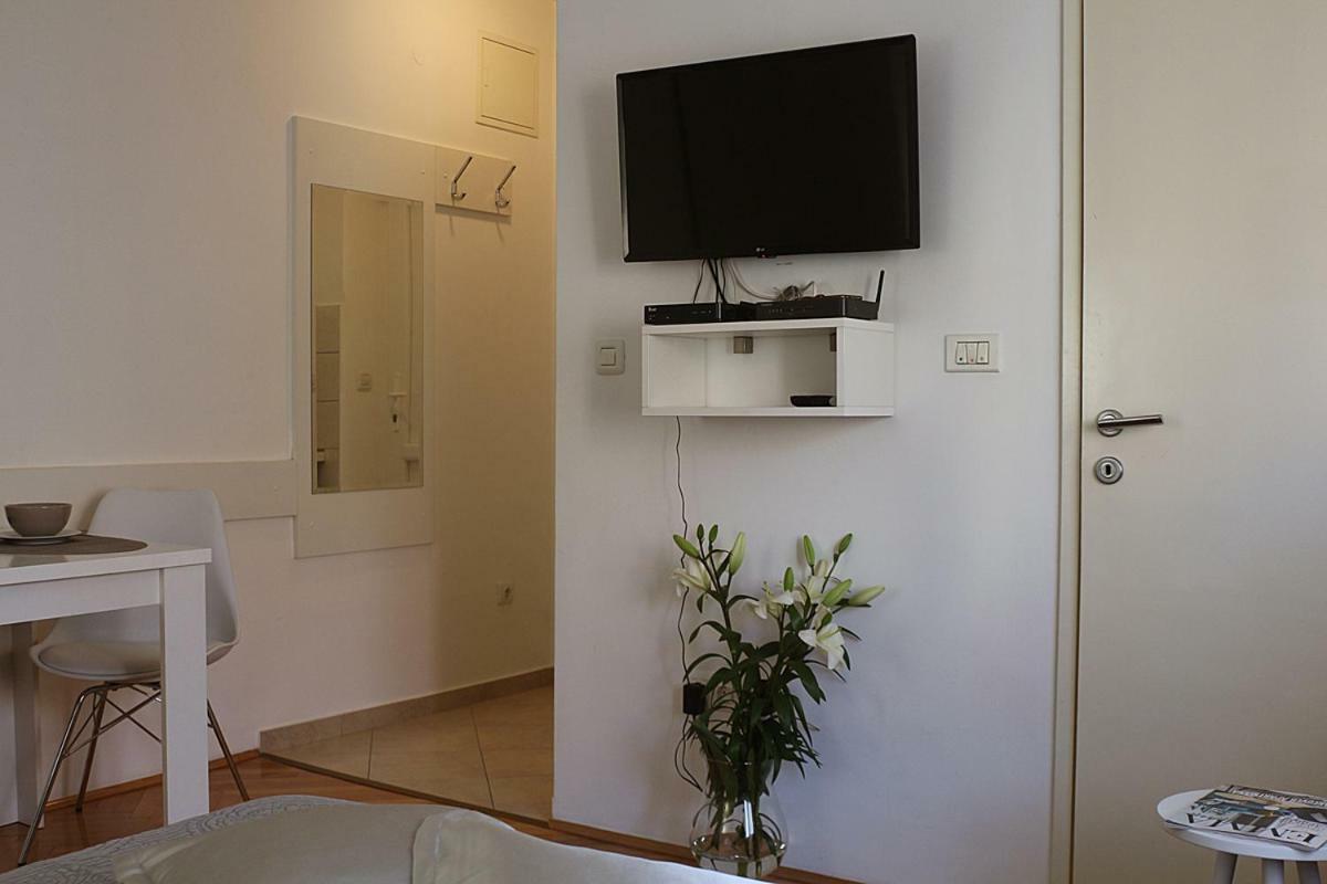 Downtown Main Street Apartment